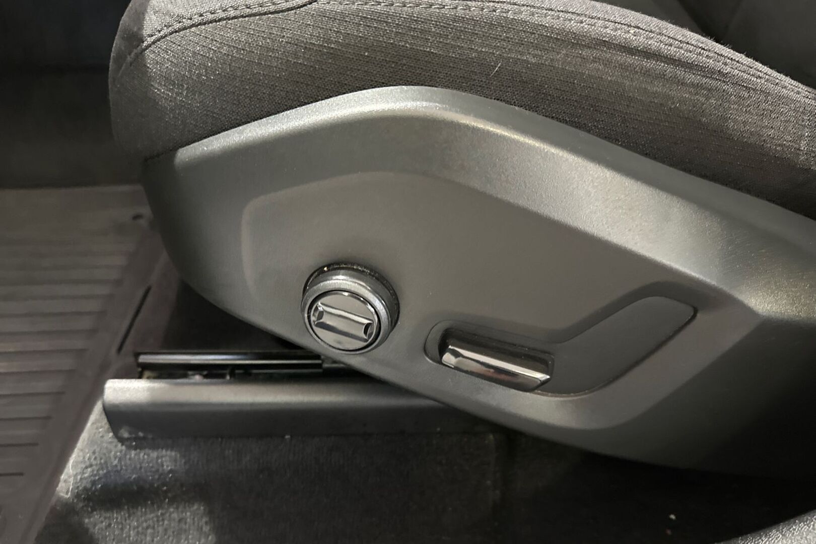 VOLVO XC60 2022