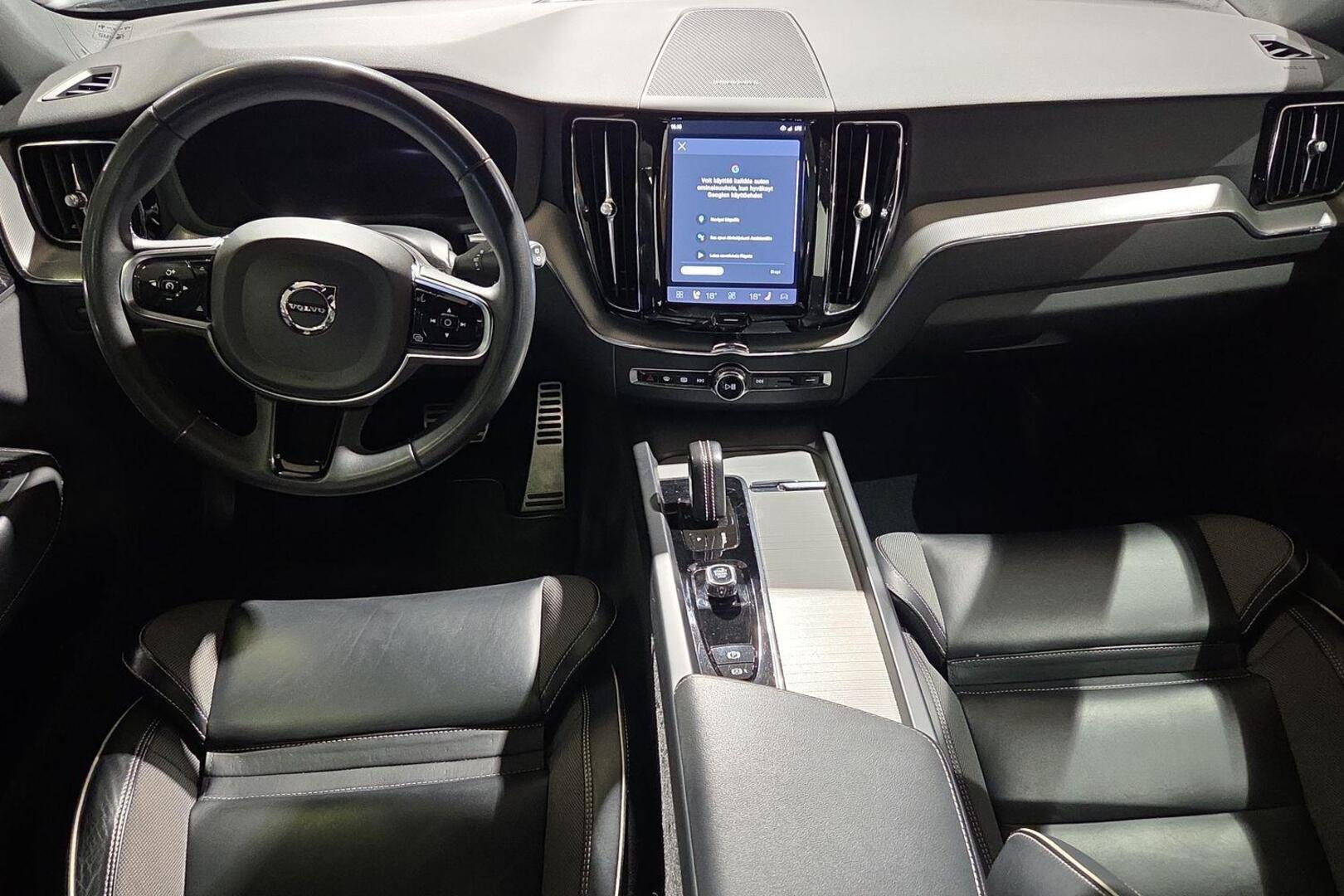 VOLVO XC60 2022