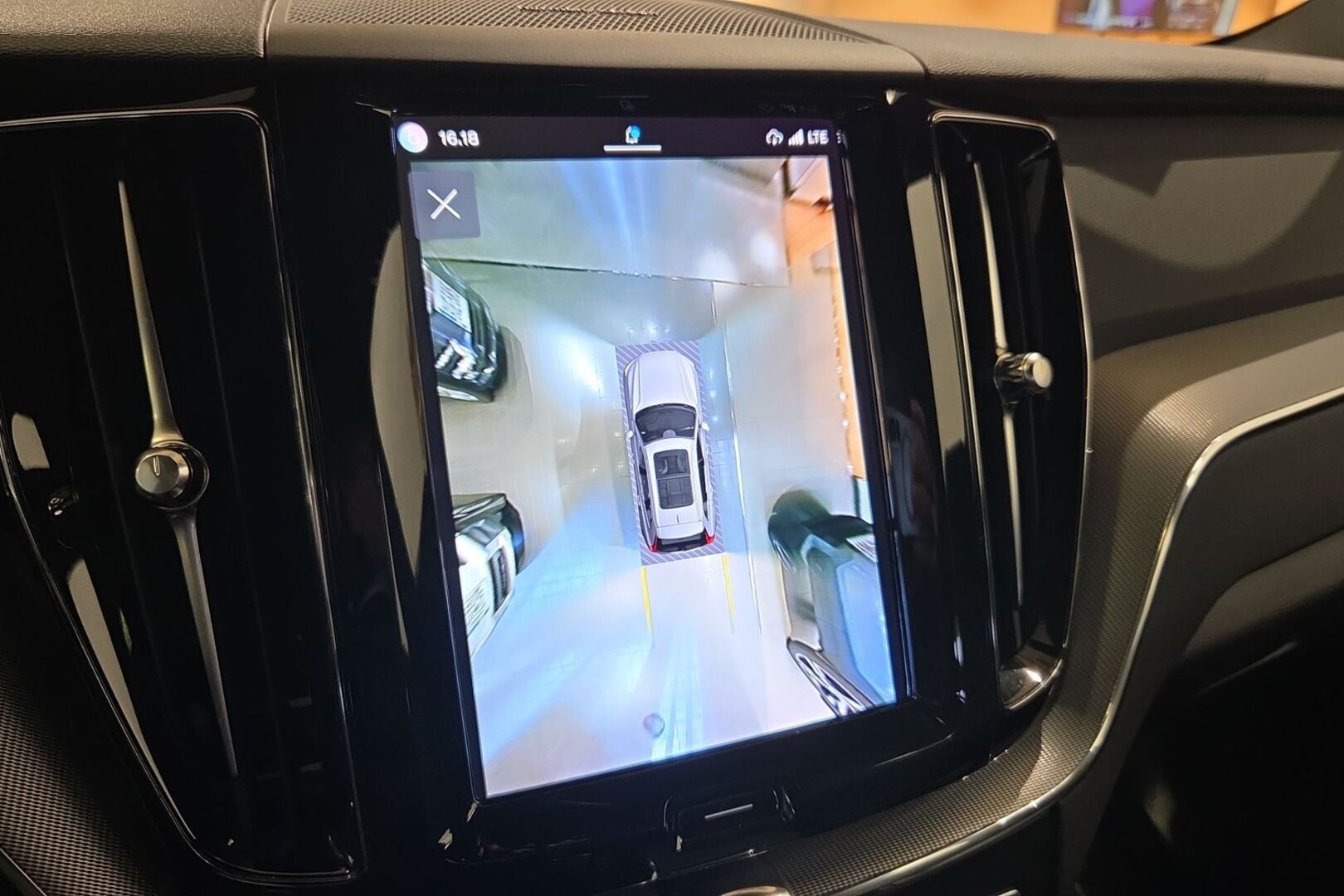 VOLVO XC60 2022