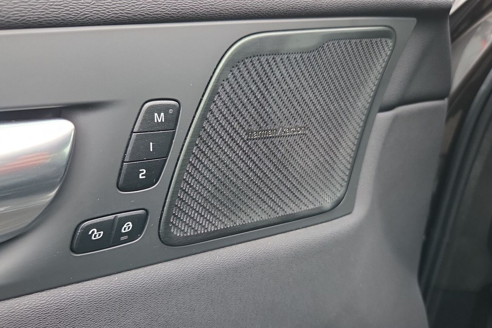VOLVO XC60 2022