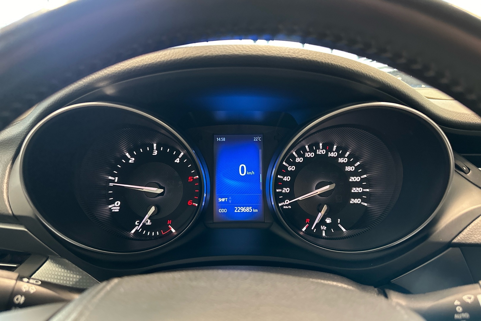 TOYOTA Avensis 2017