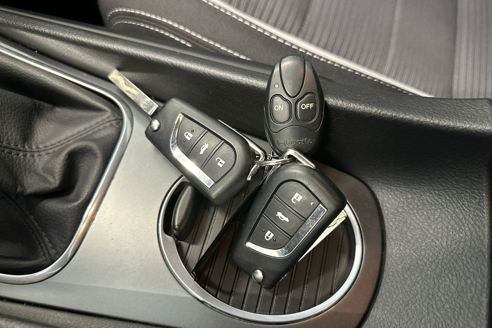 TOYOTA Avensis 2017