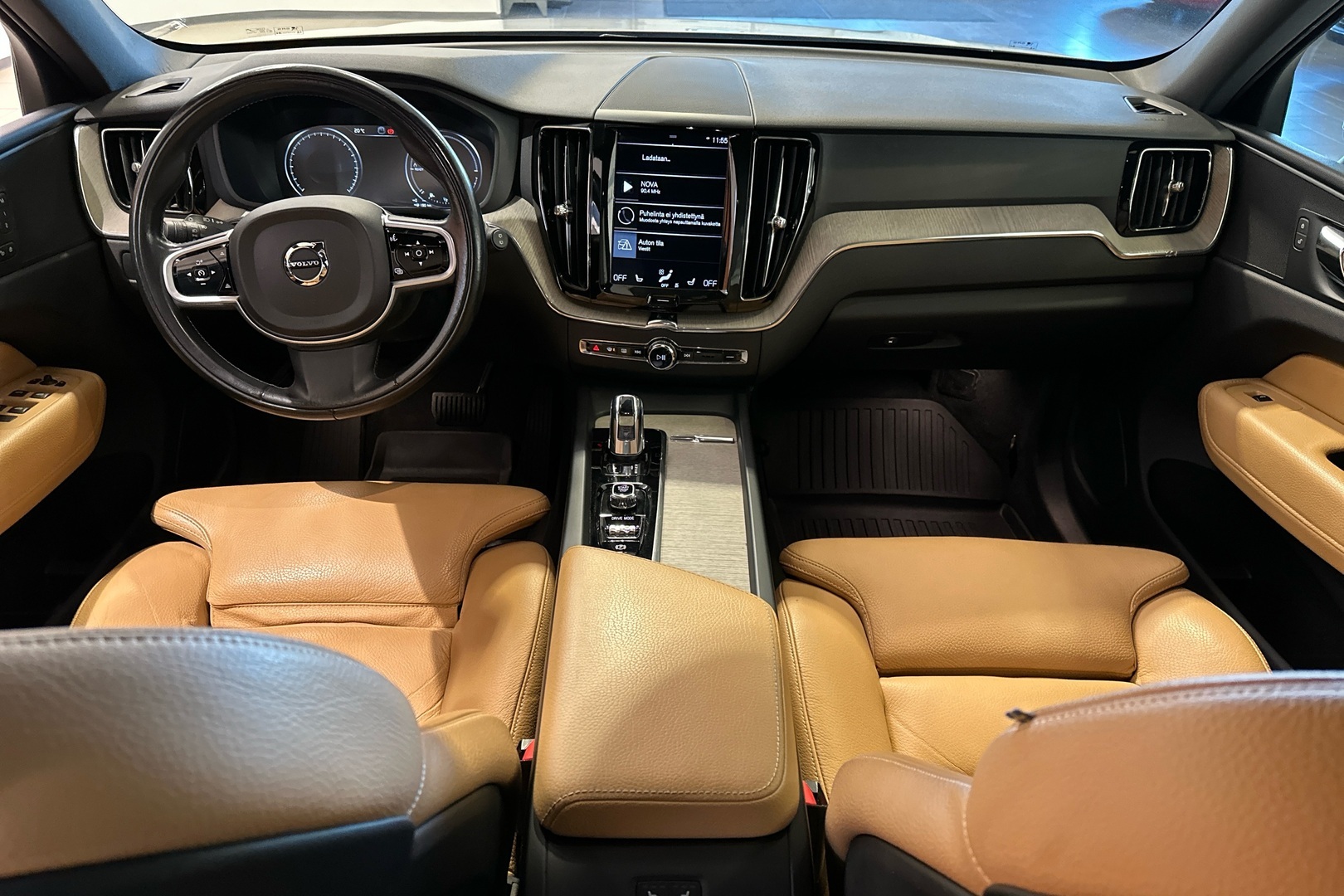 VOLVO XC60 2018
