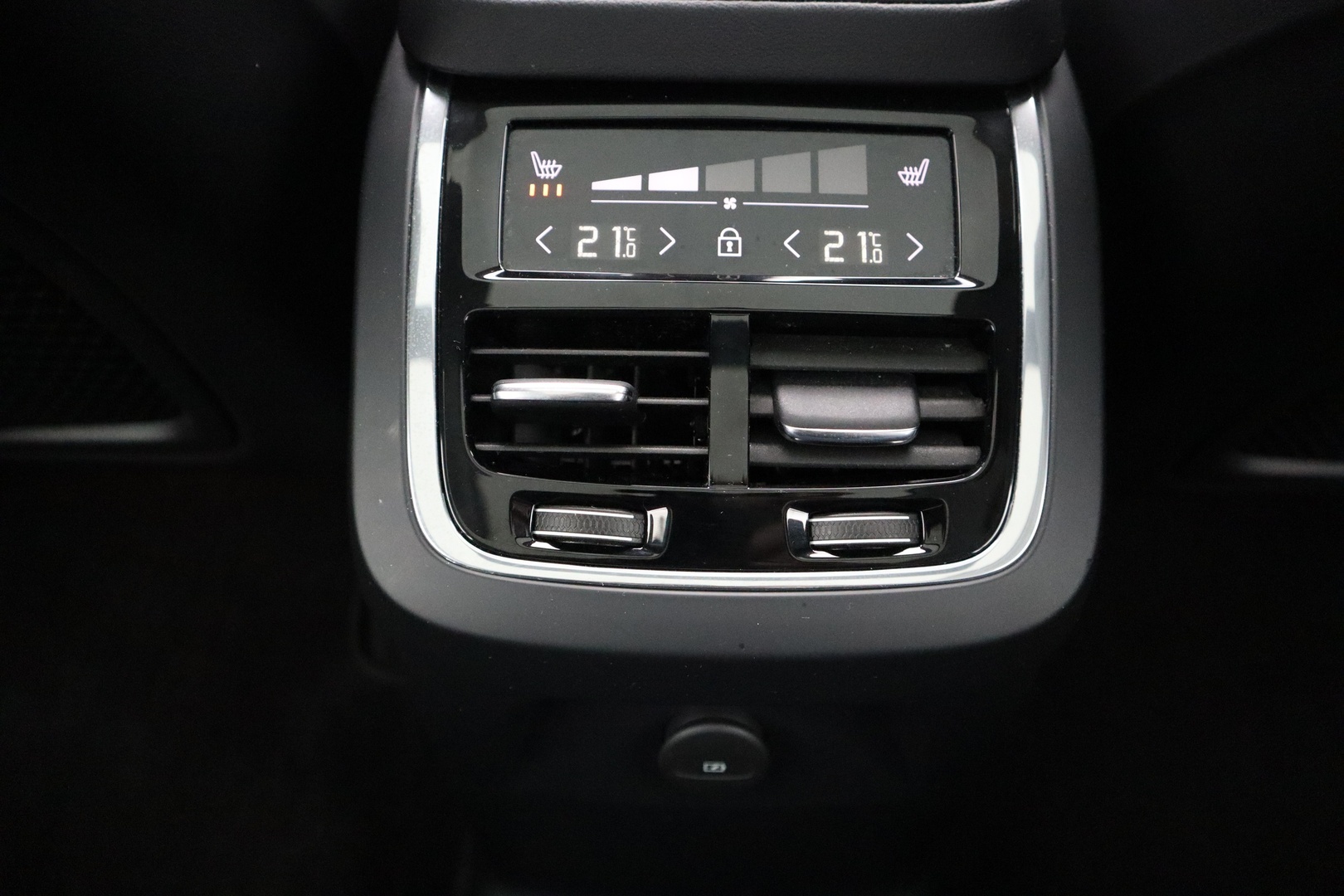 VOLVO XC90 2023
