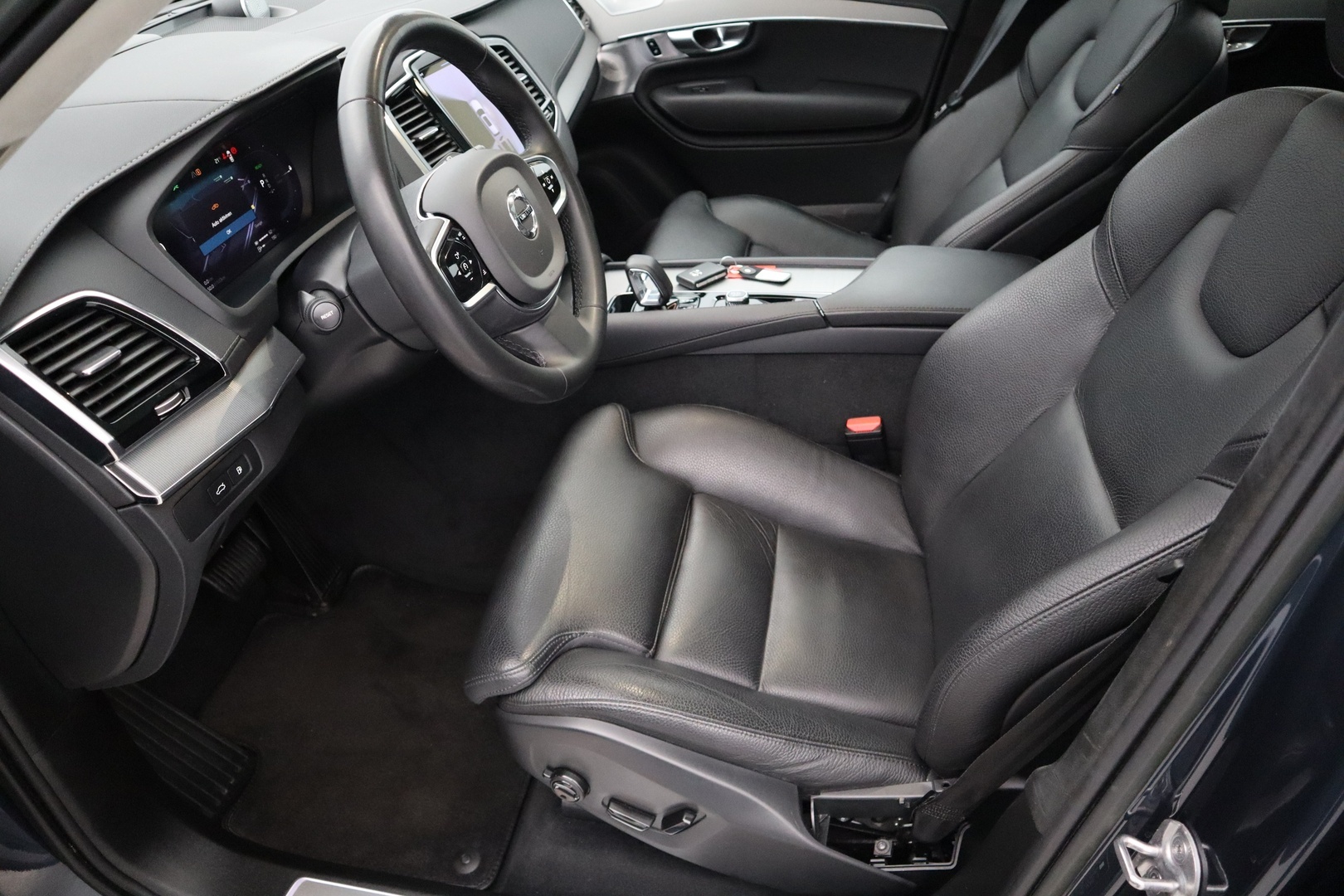 VOLVO XC90 2023