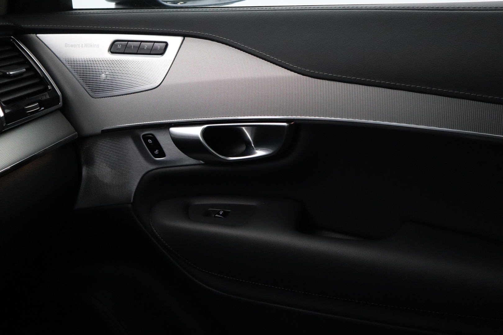 VOLVO XC90 2023