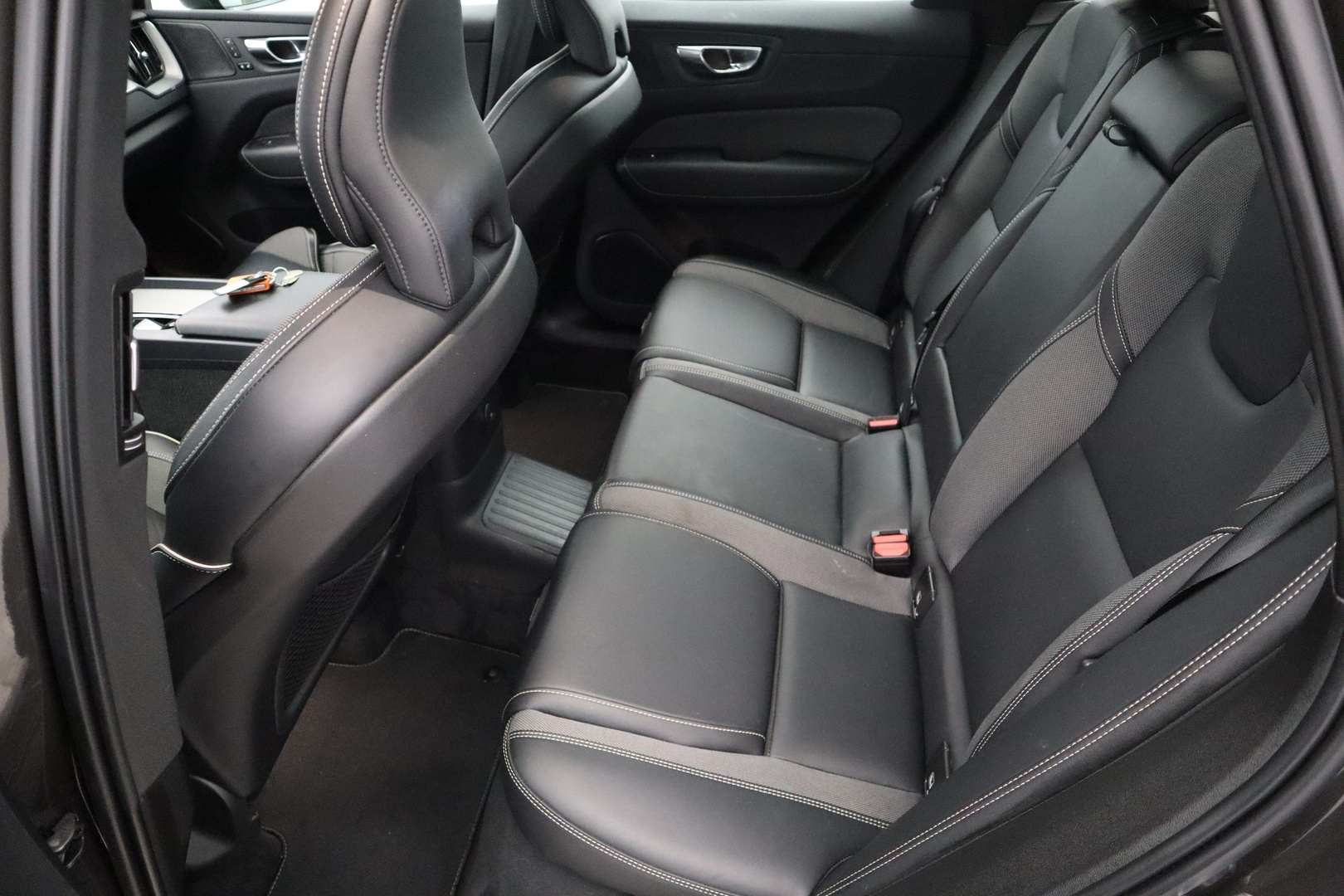 VOLVO XC60 2022