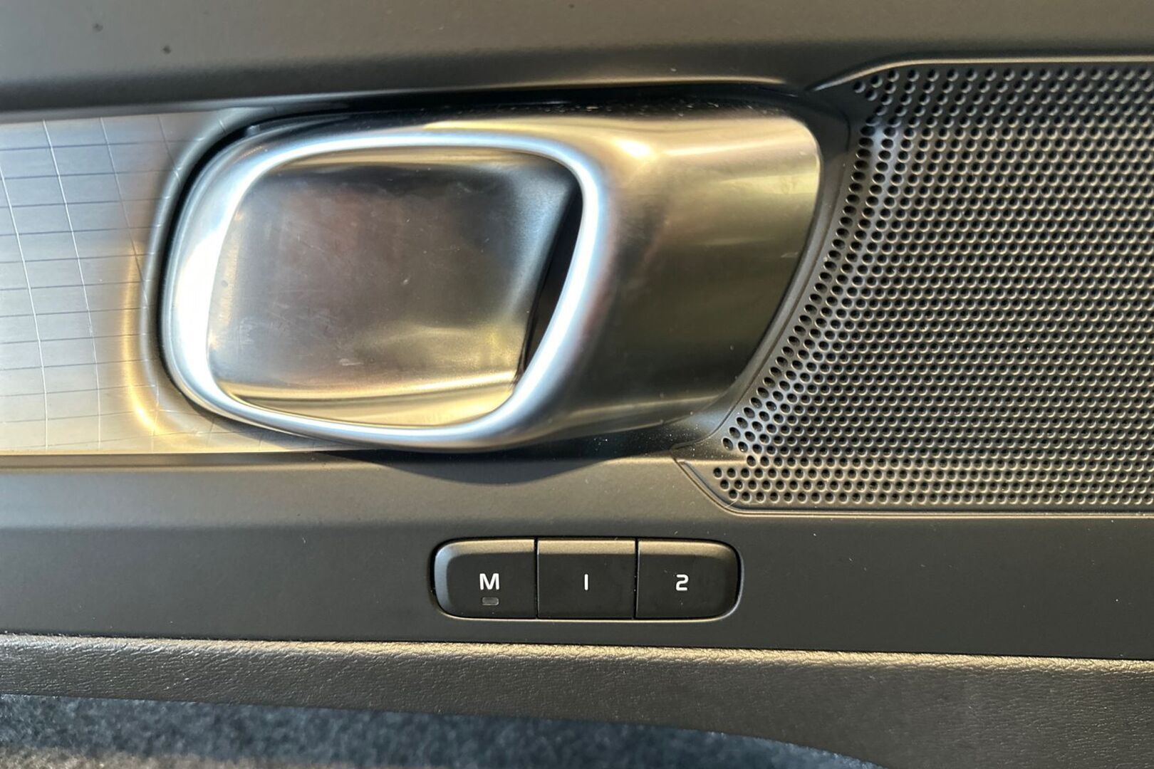 VOLVO XC40 2023