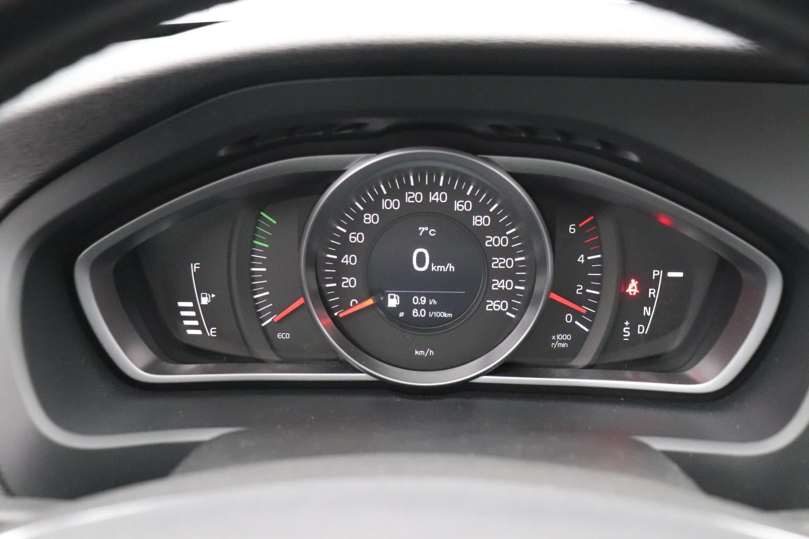 VOLVO V40 2014