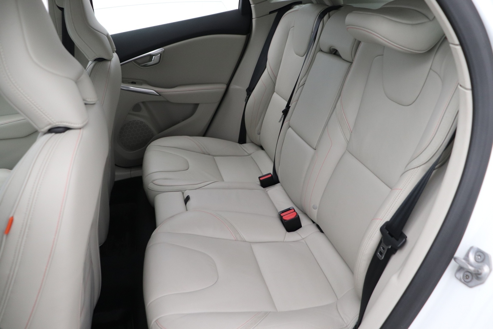 VOLVO V40 2014