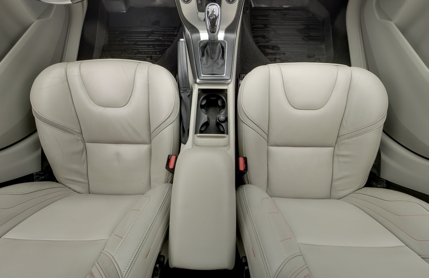 VOLVO V40 2014