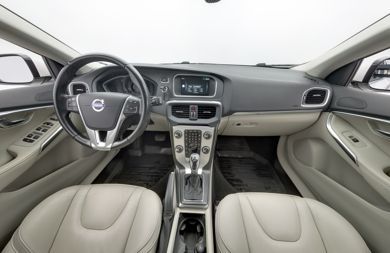 VOLVO V40 2014