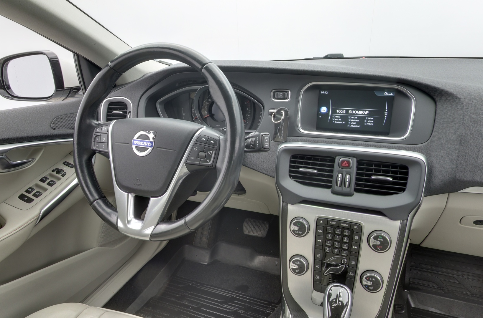 VOLVO V40 2014