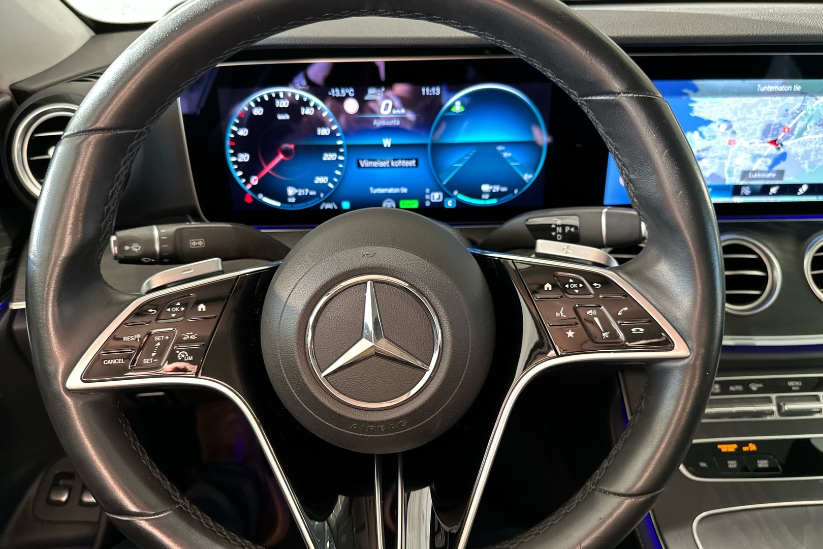 MERCEDES-BENZ E 2023