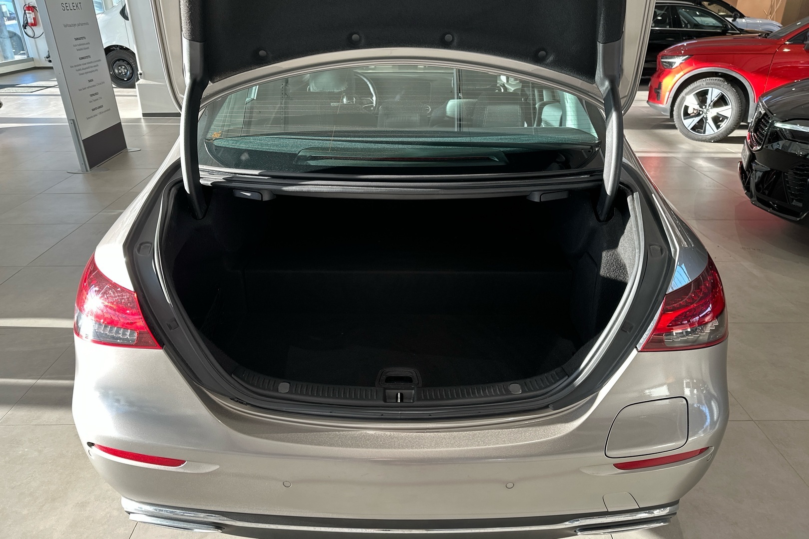 MERCEDES-BENZ E 2023