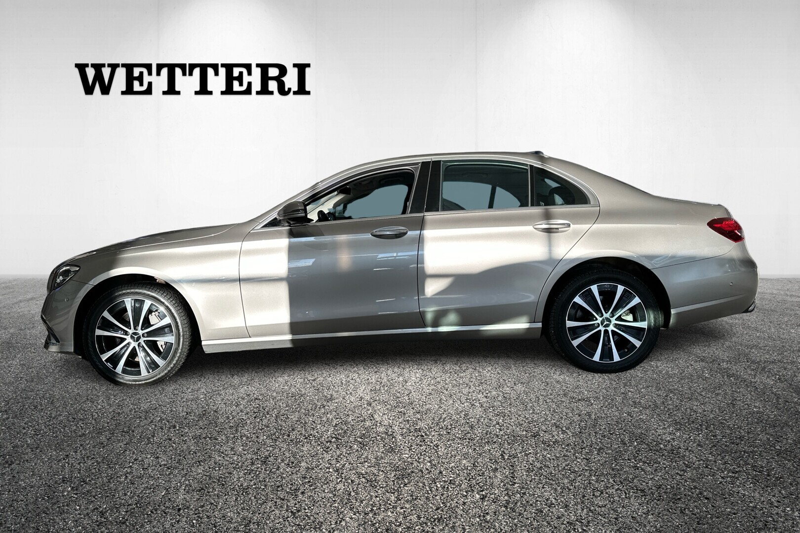 MERCEDES-BENZ E 2023