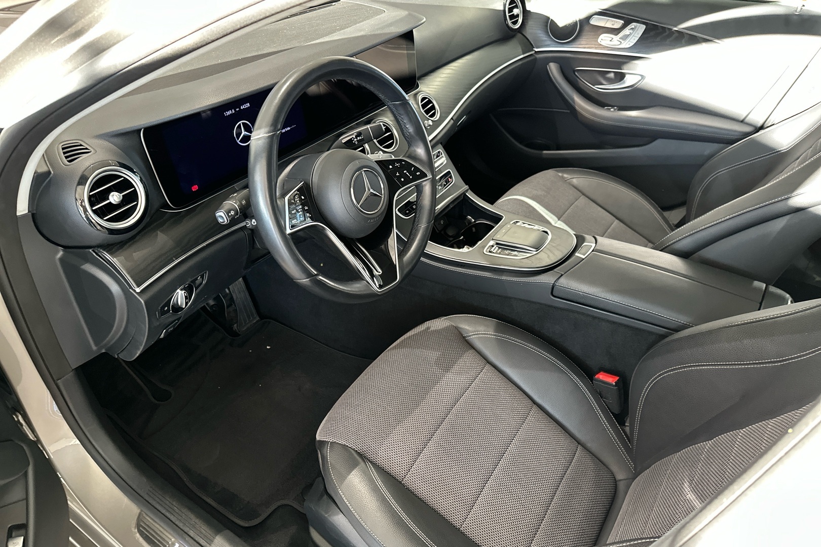 MERCEDES-BENZ E 2023