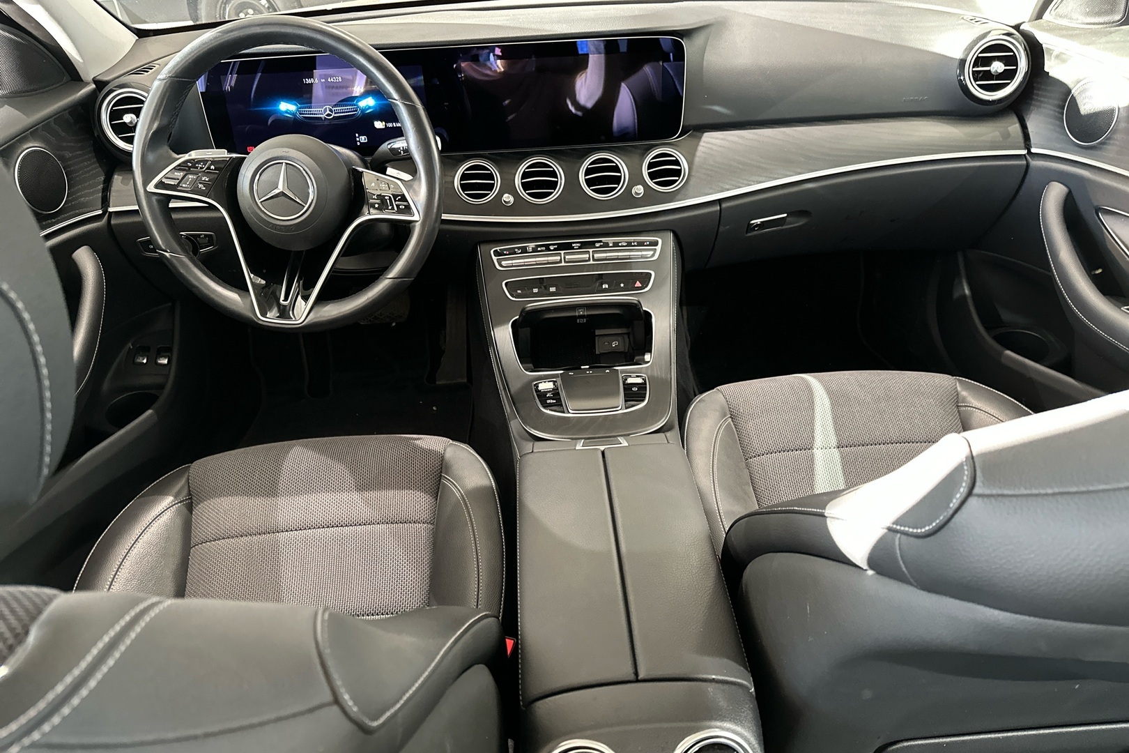 MERCEDES-BENZ E 2023