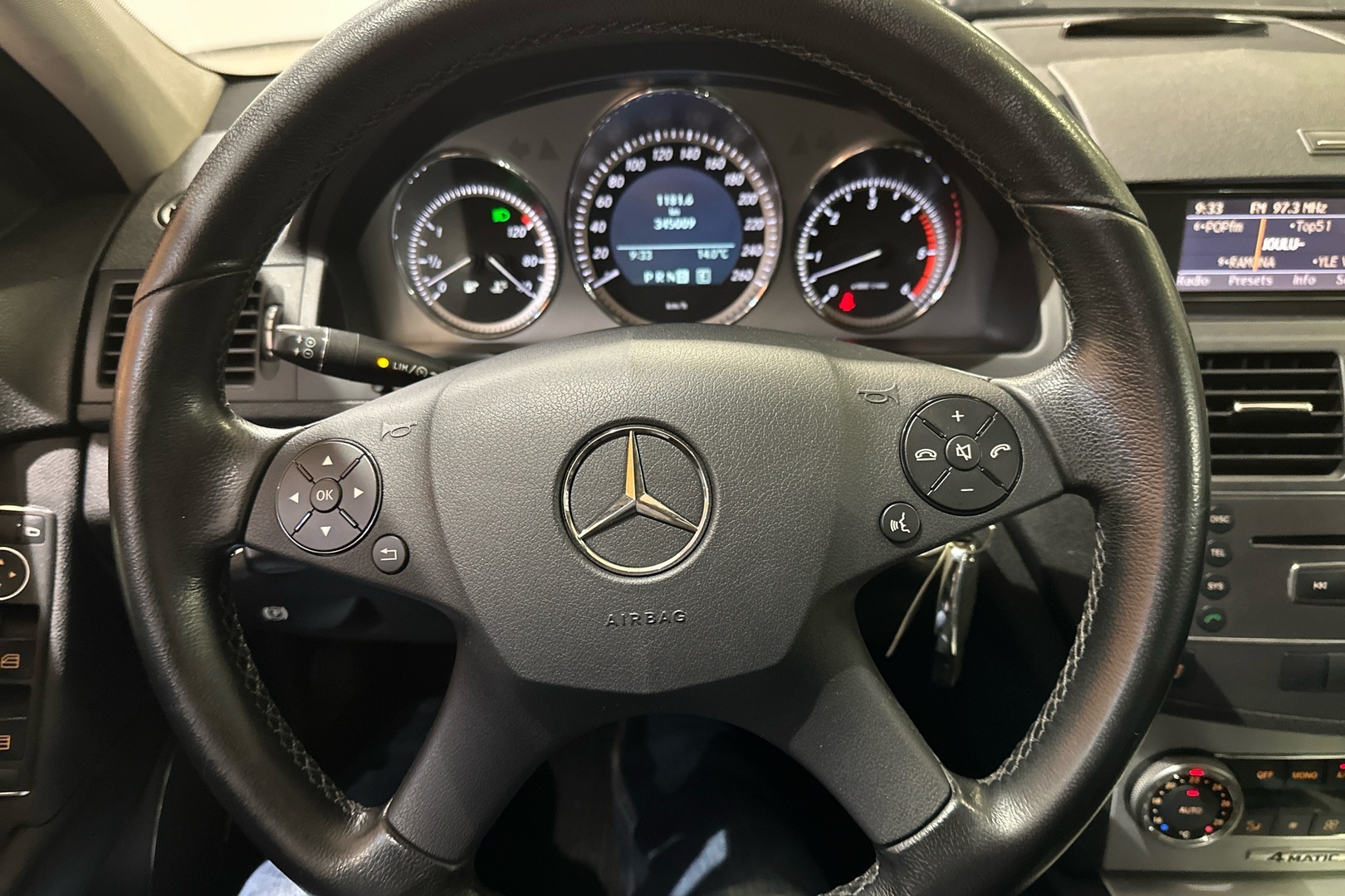 MERCEDES-BENZ C 2011