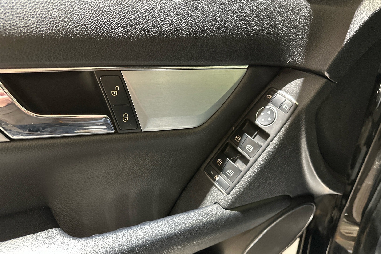 MERCEDES-BENZ C 2011