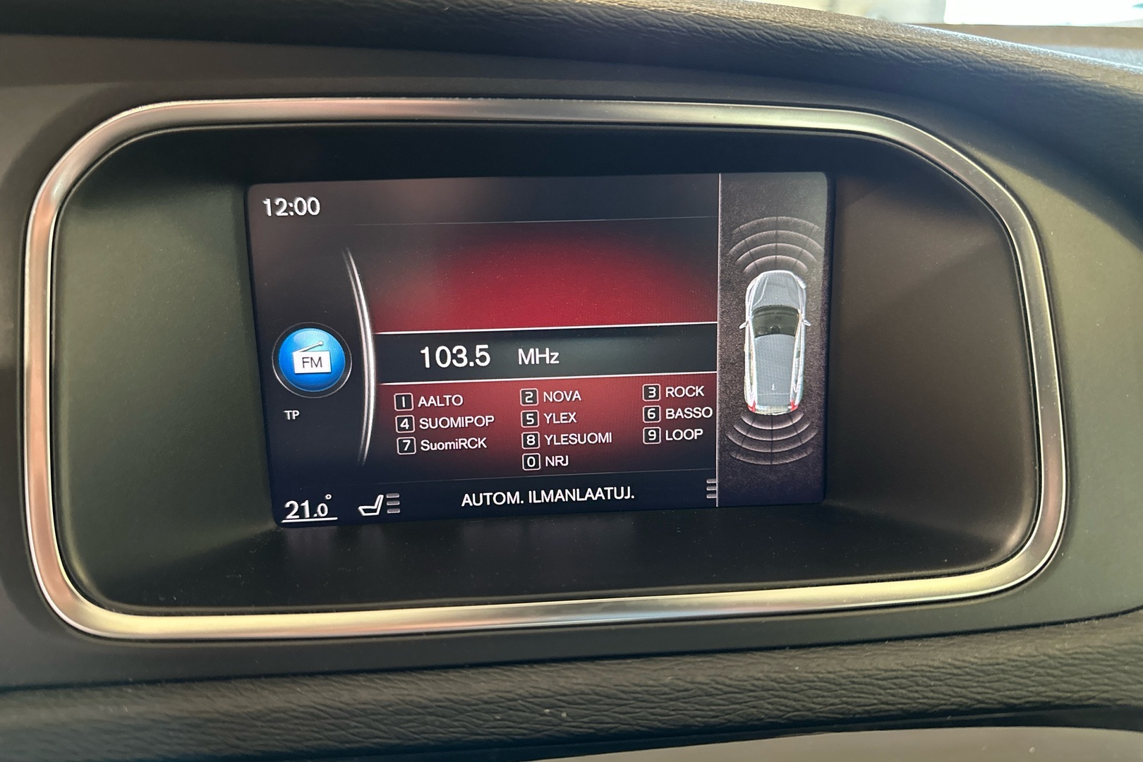 VOLVO V40 2018