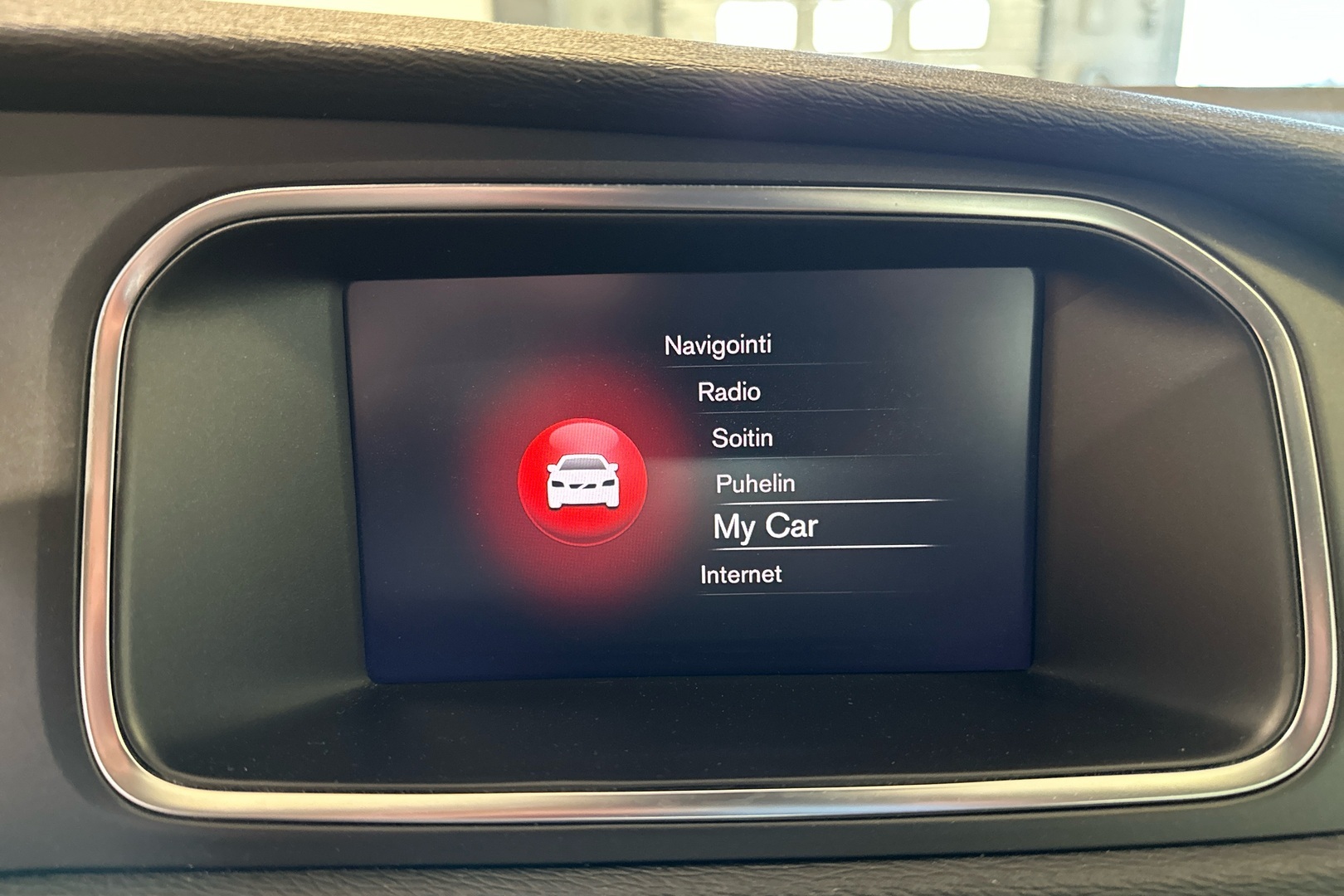 VOLVO V40 2018
