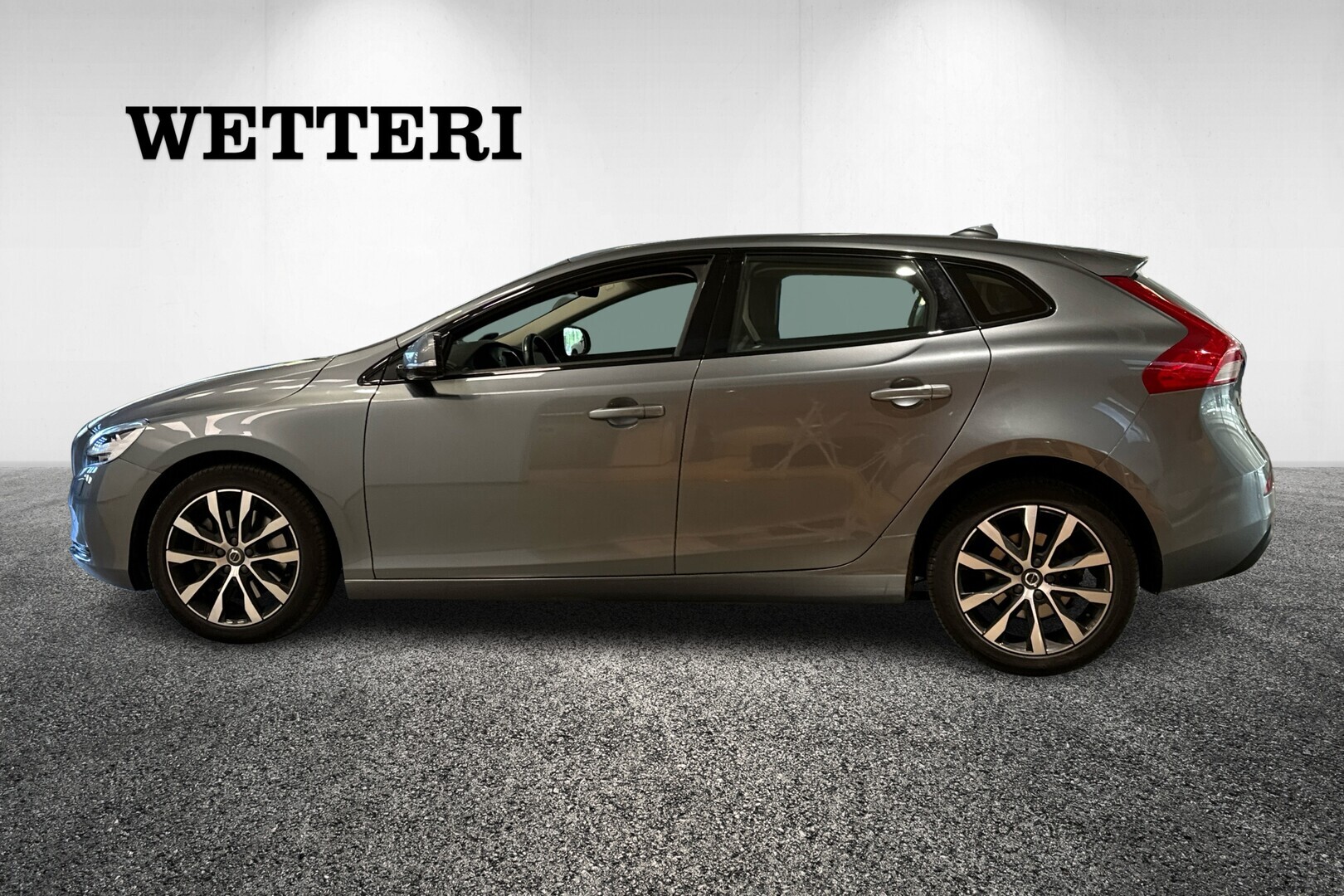 VOLVO V40 2018
