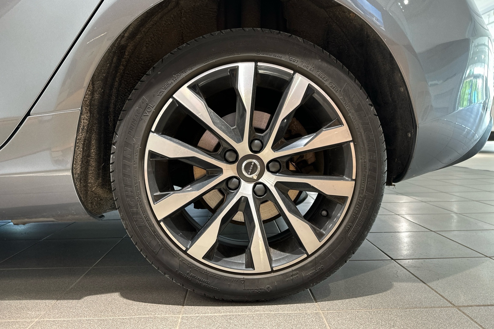 VOLVO V40 2018