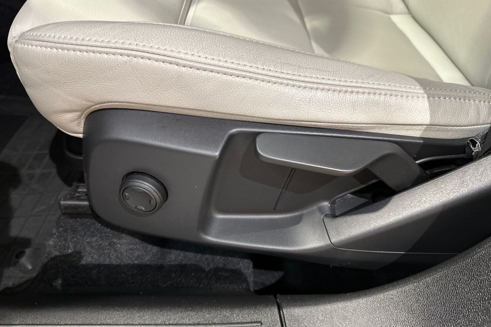 VOLVO XC40 2019
