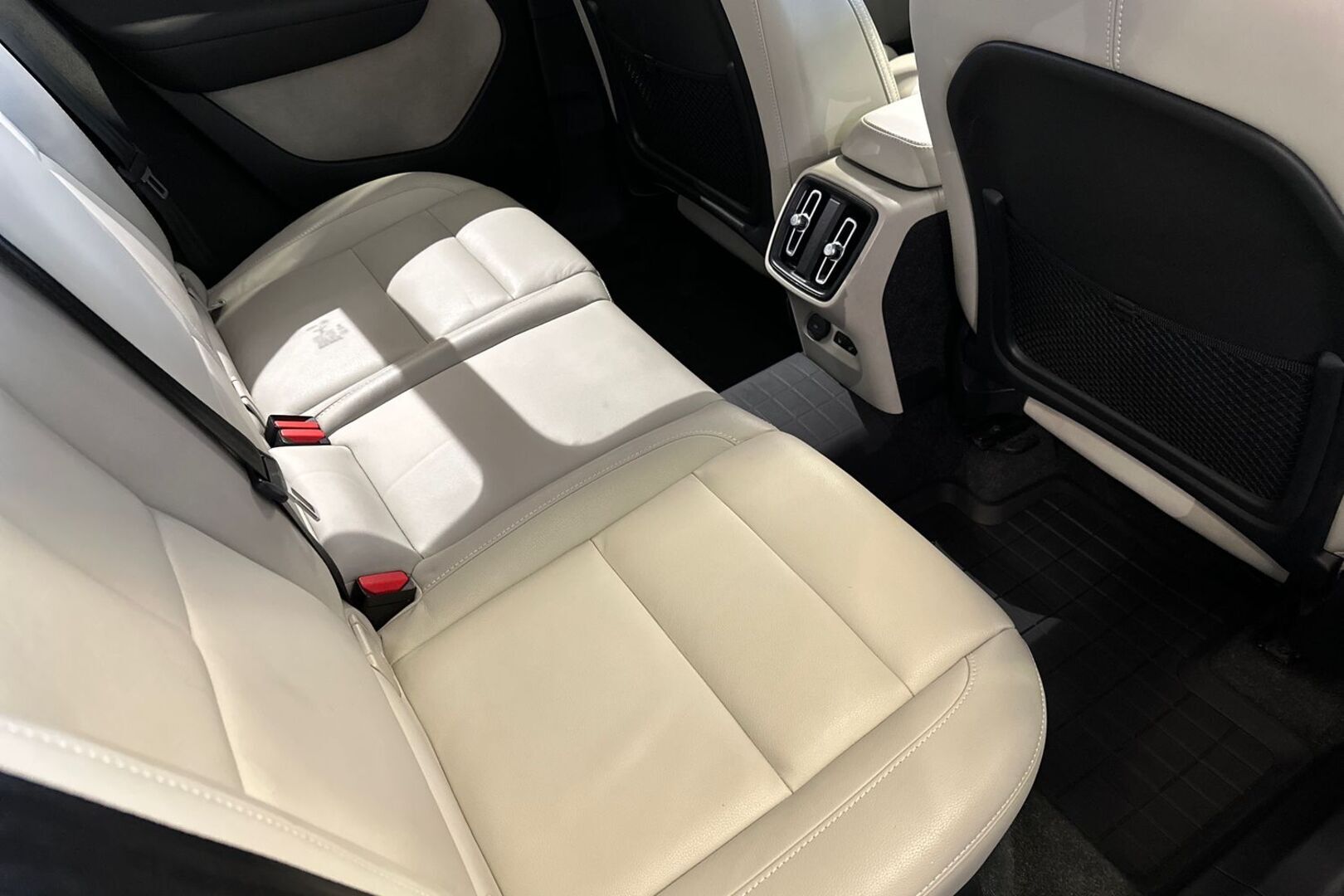 VOLVO XC40 2019