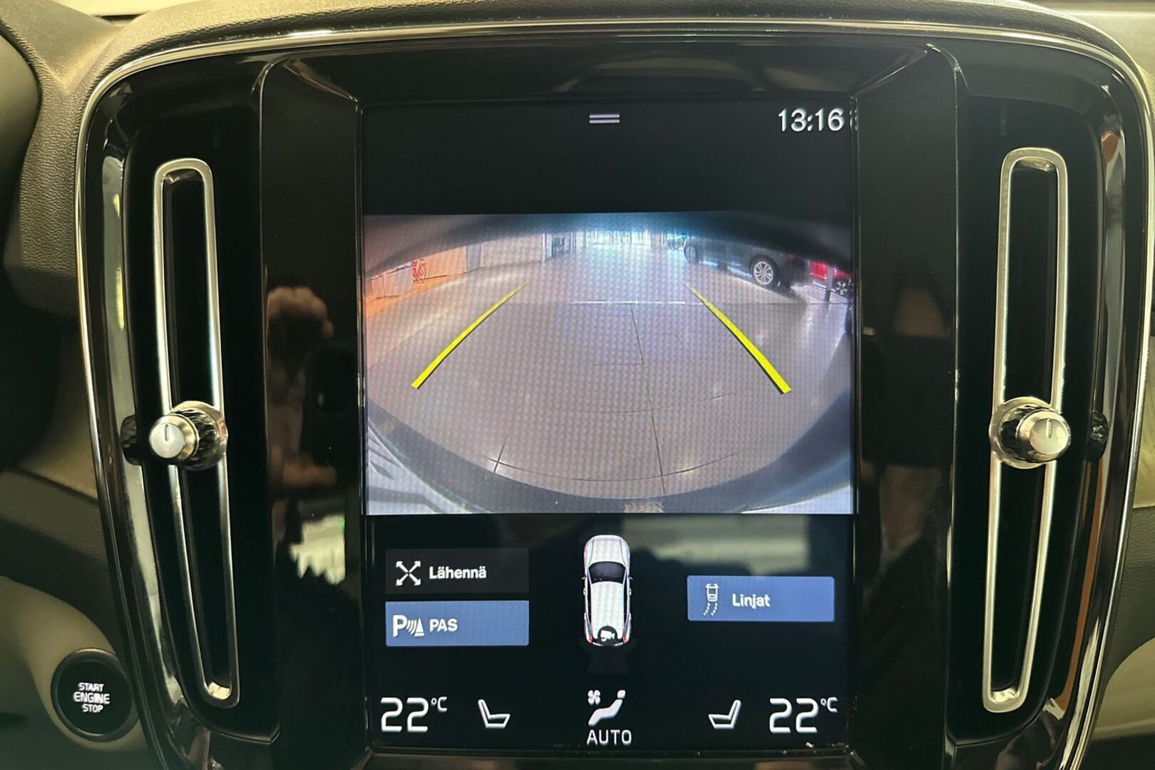 VOLVO XC40 2019