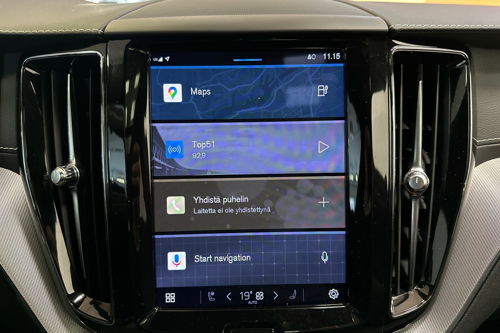 VOLVO XC60 2022