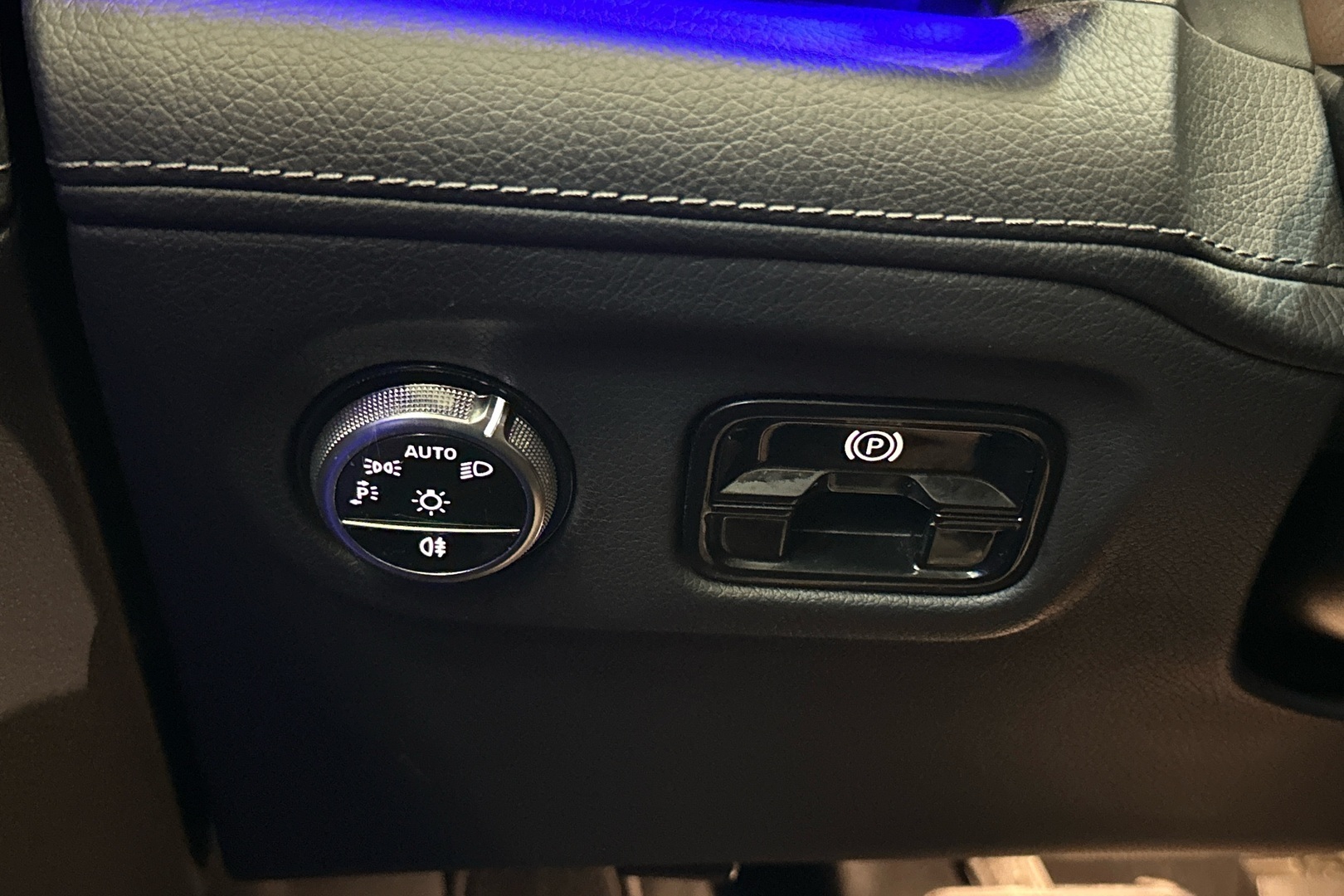 MERCEDES-BENZ EQE 2023