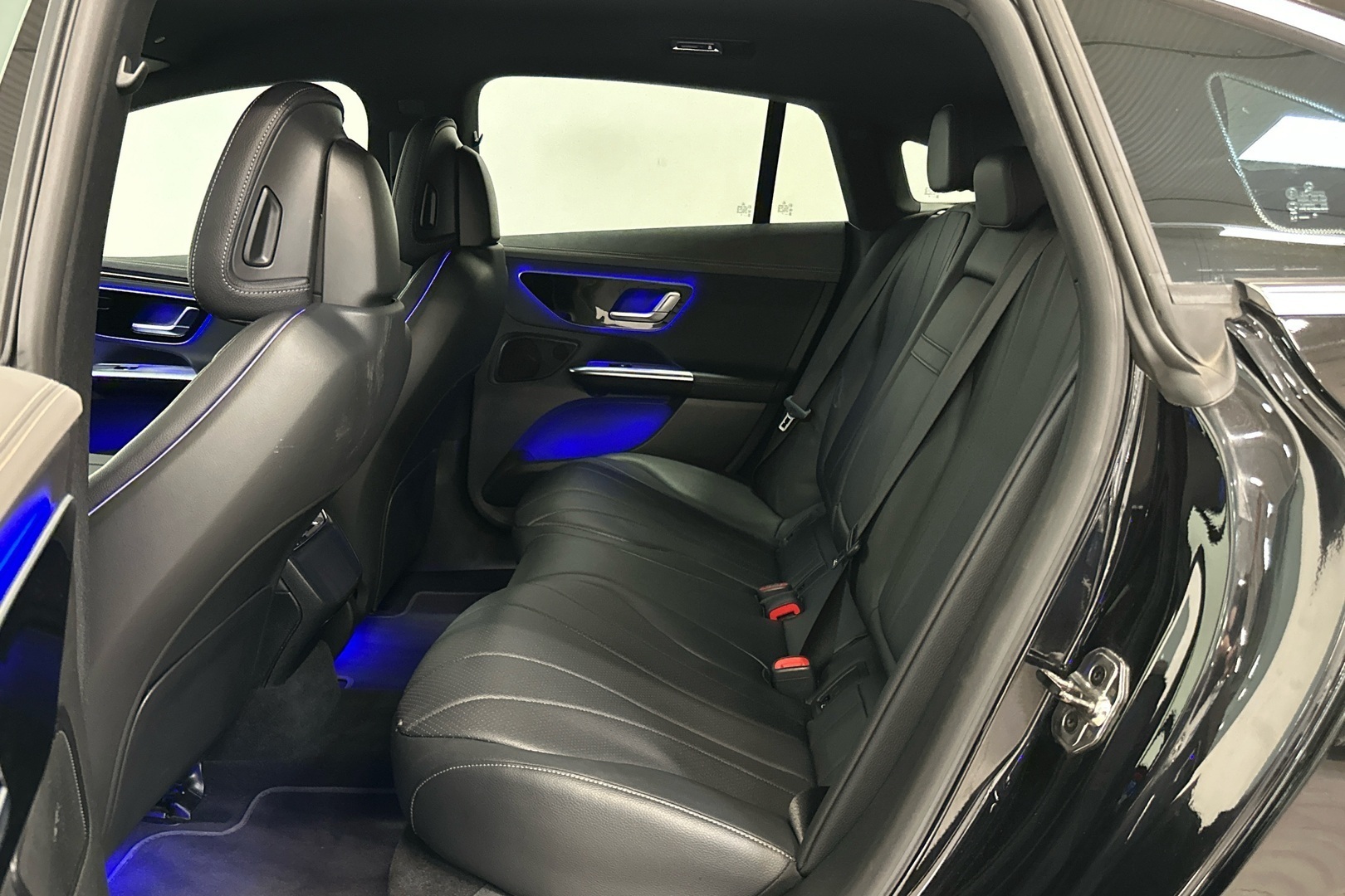 MERCEDES-BENZ EQE 2023