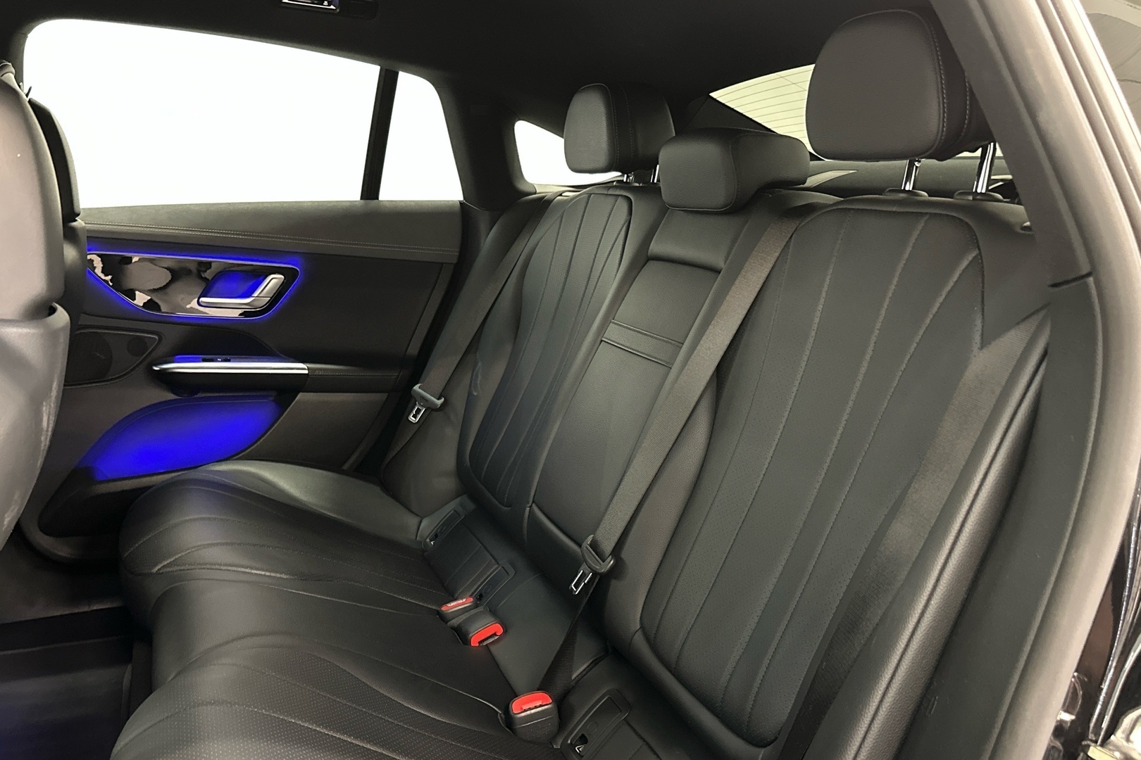 MERCEDES-BENZ EQE 2023