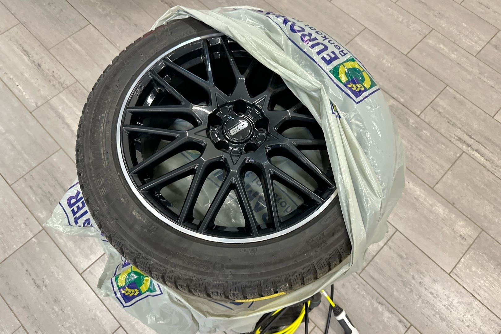 MERCEDES-BENZ EQE 2023