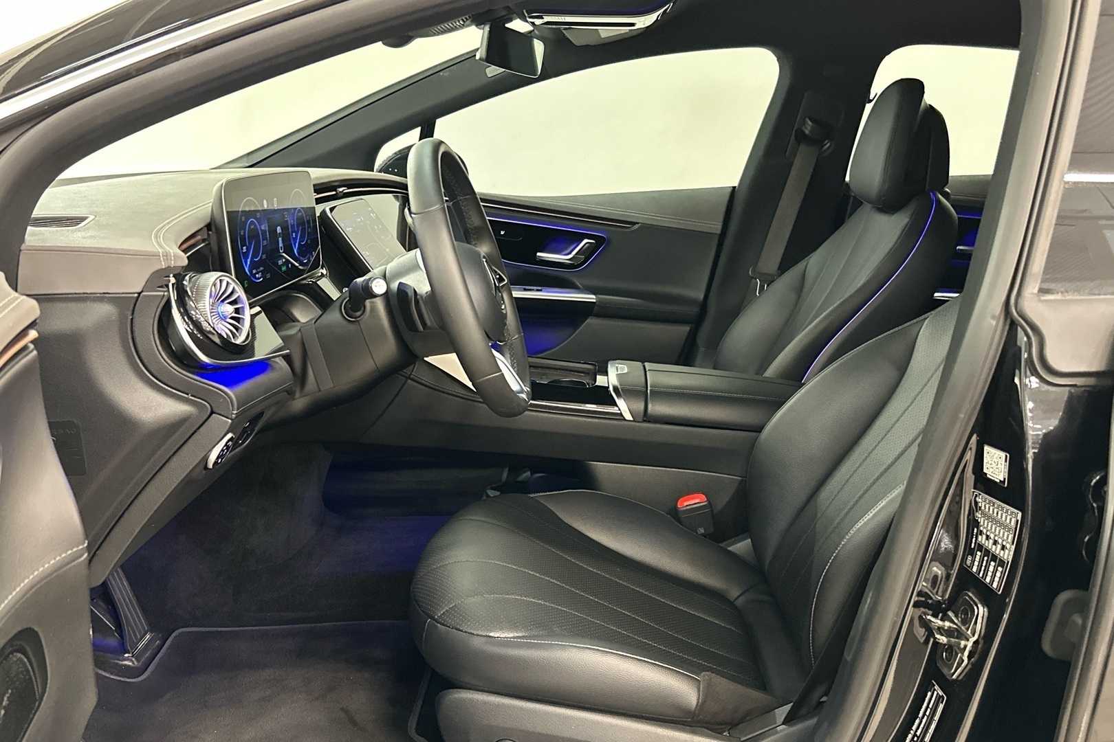 MERCEDES-BENZ EQE 2023