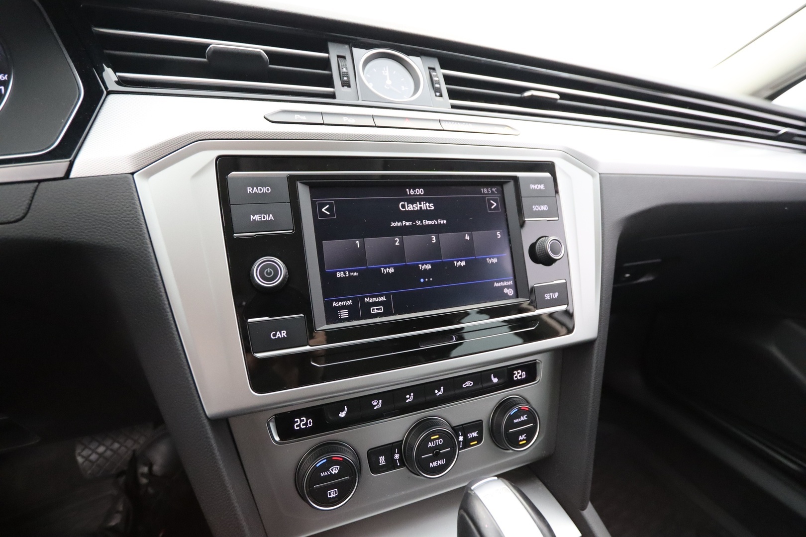 VOLKSWAGEN Passat 2018