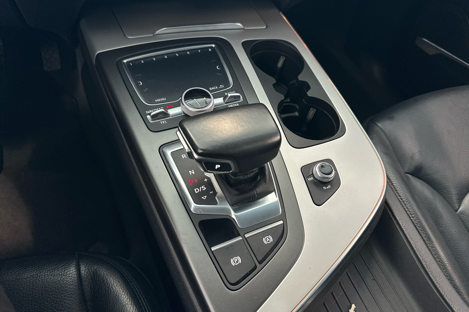 AUDI Q7 2016