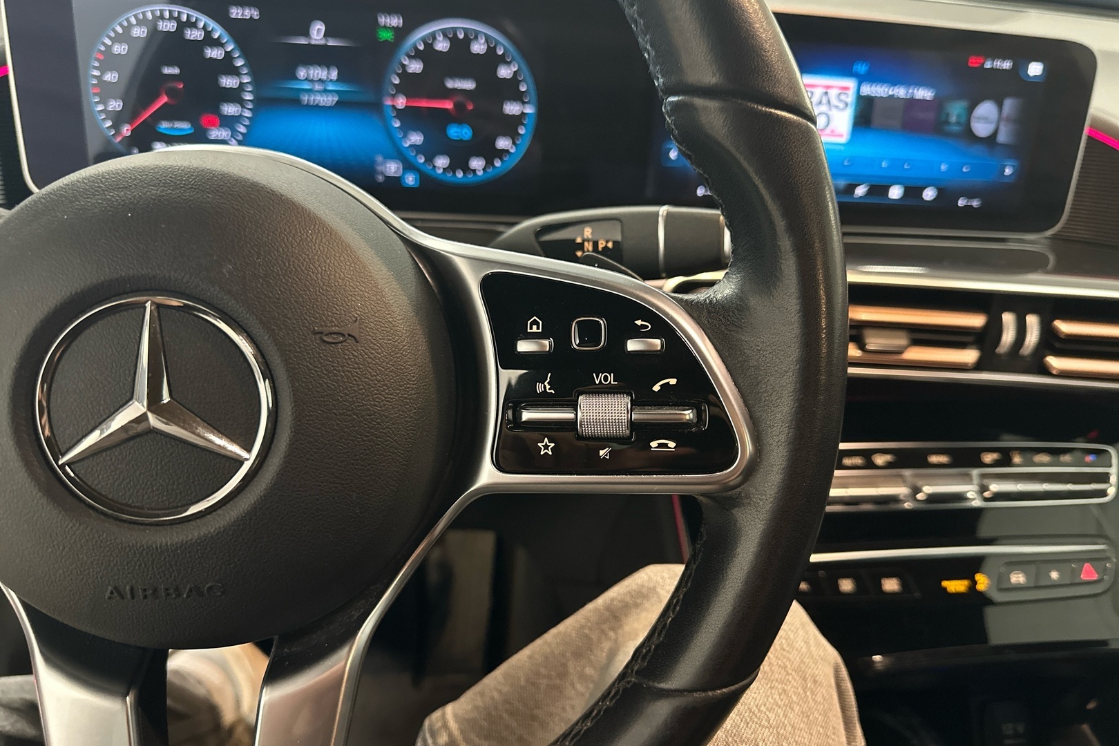 MERCEDES-BENZ EQC 2019