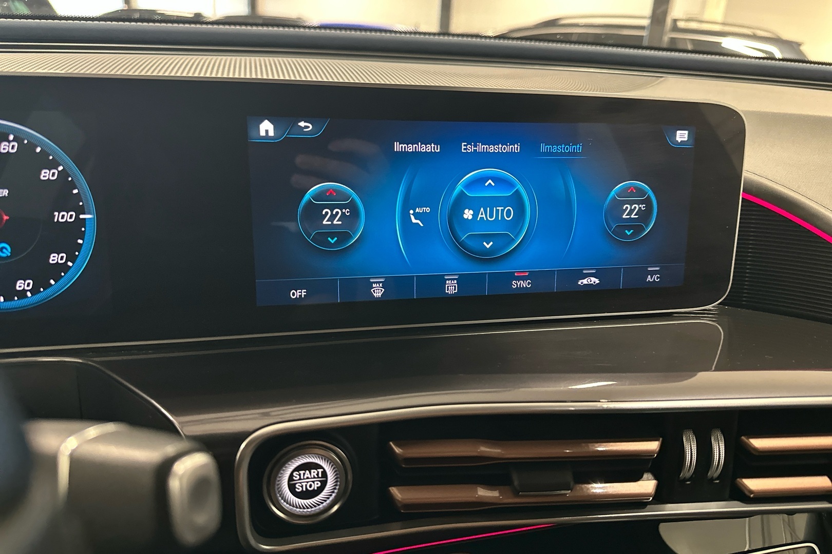 MERCEDES-BENZ EQC 2019
