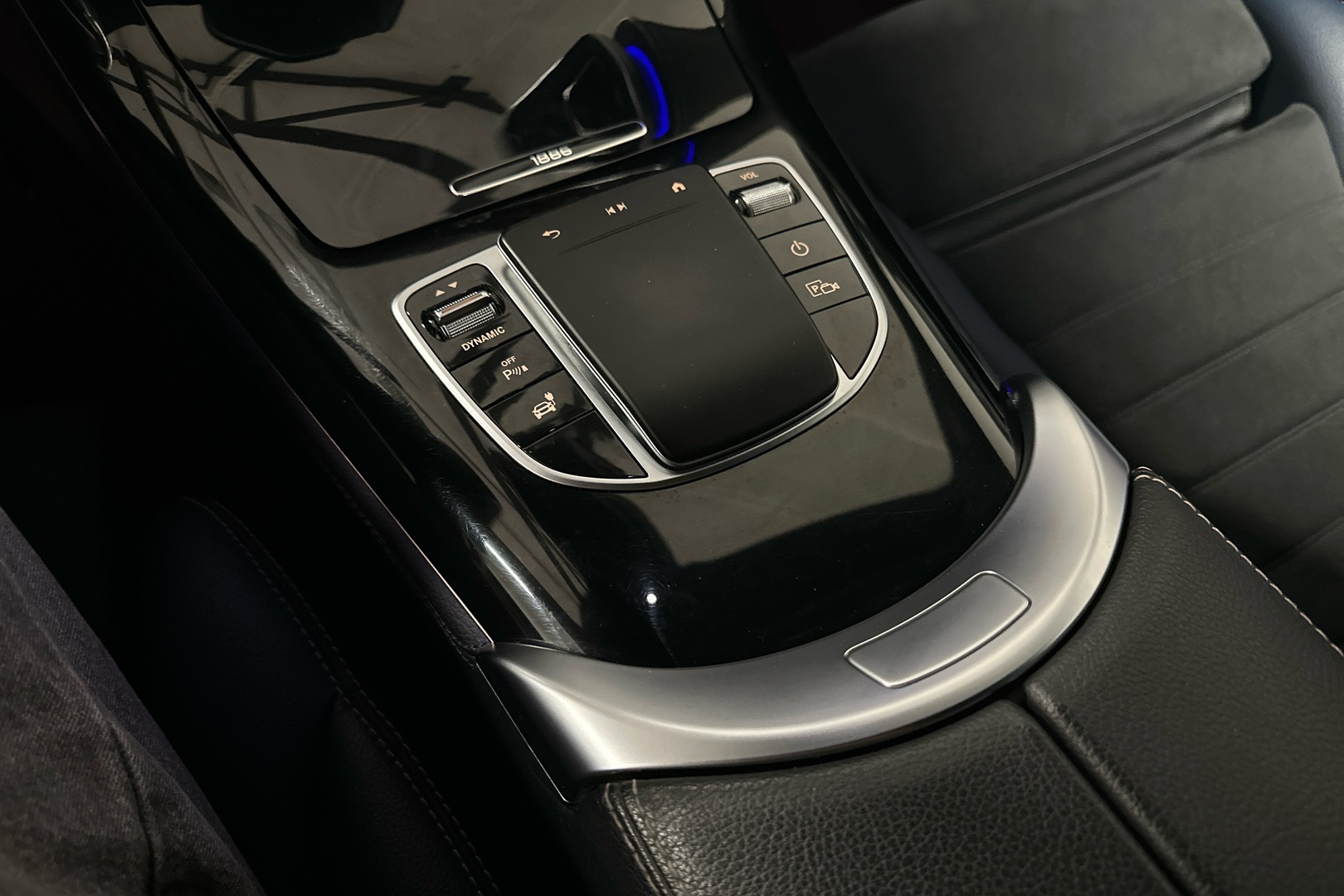 MERCEDES-BENZ EQC 2019