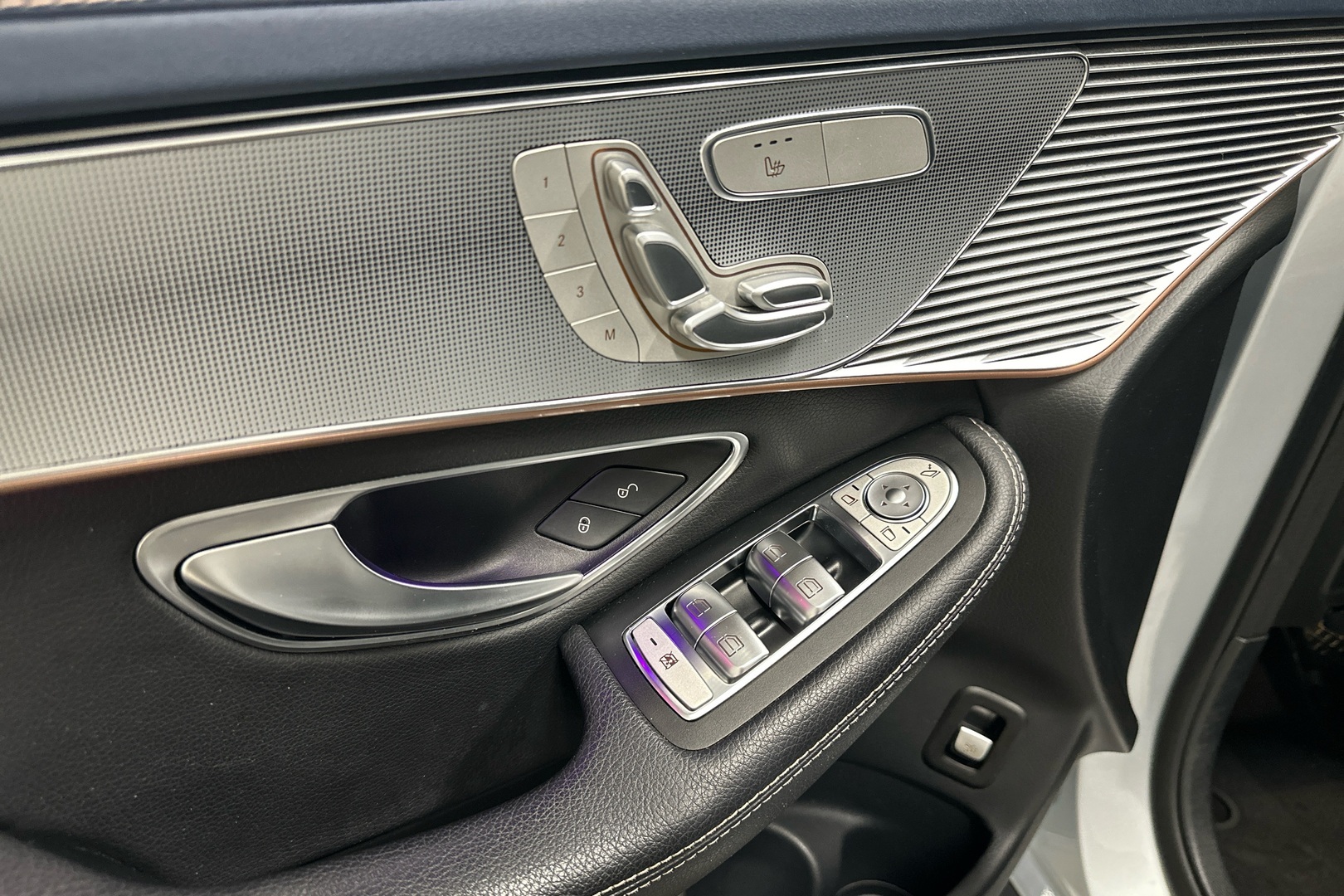 MERCEDES-BENZ EQC 2019