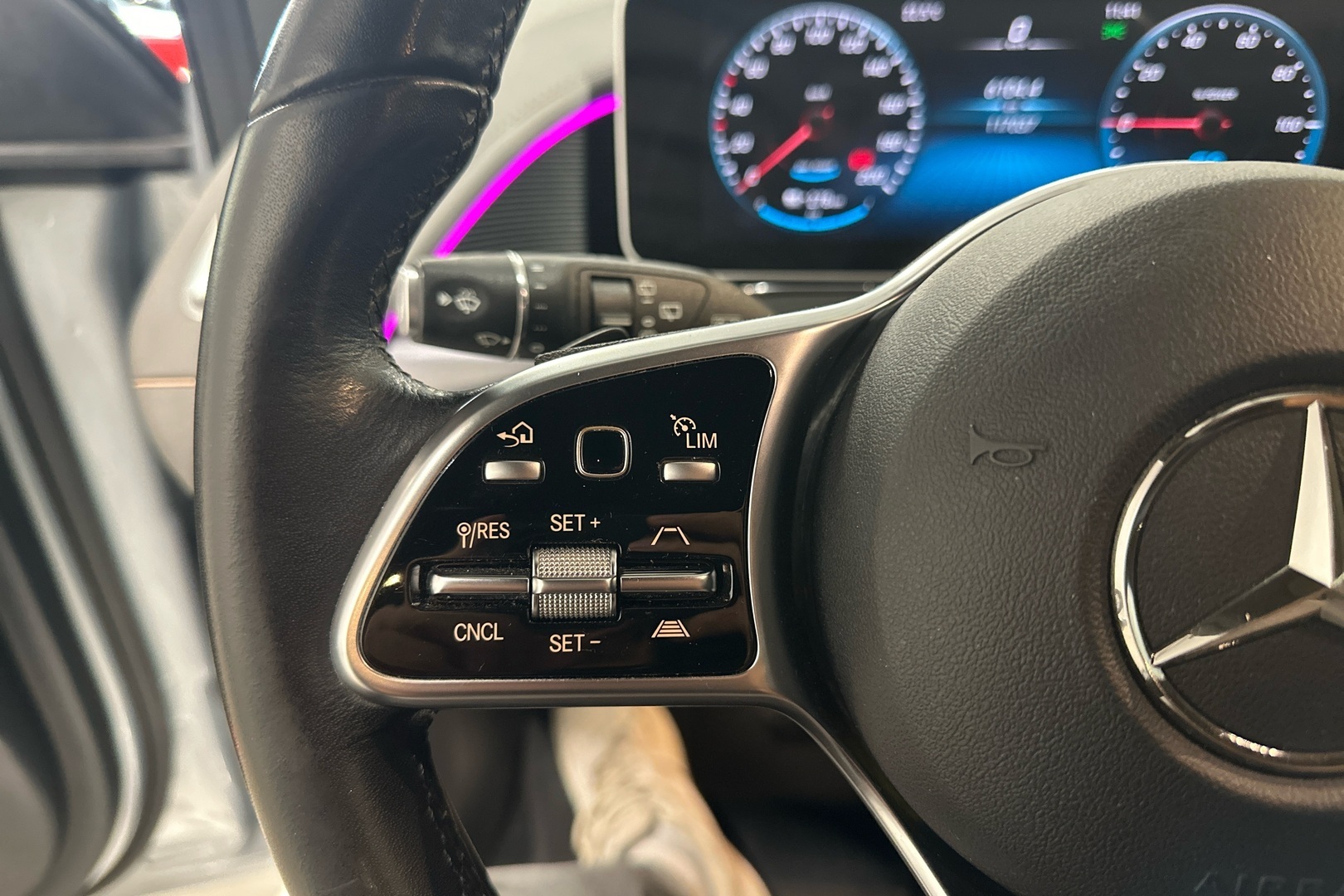 MERCEDES-BENZ EQC 2019