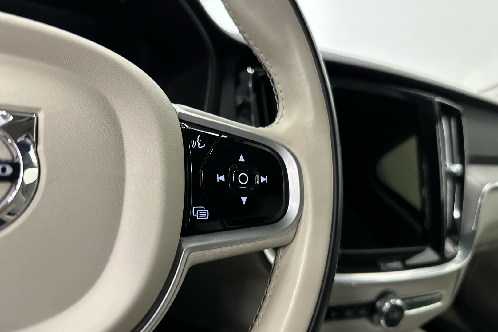 VOLVO V60 Cross Country 2021