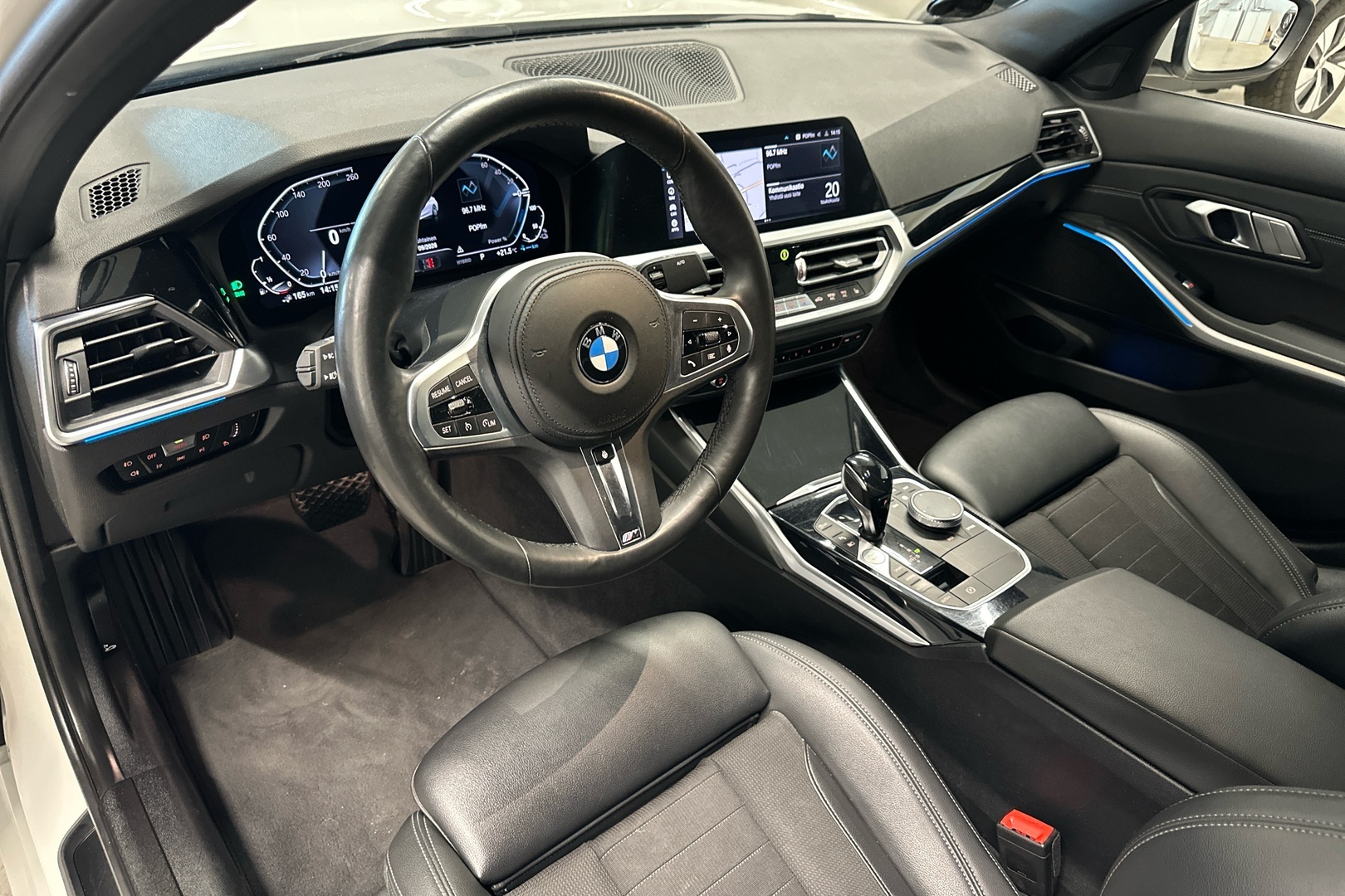 BMW 330 2021