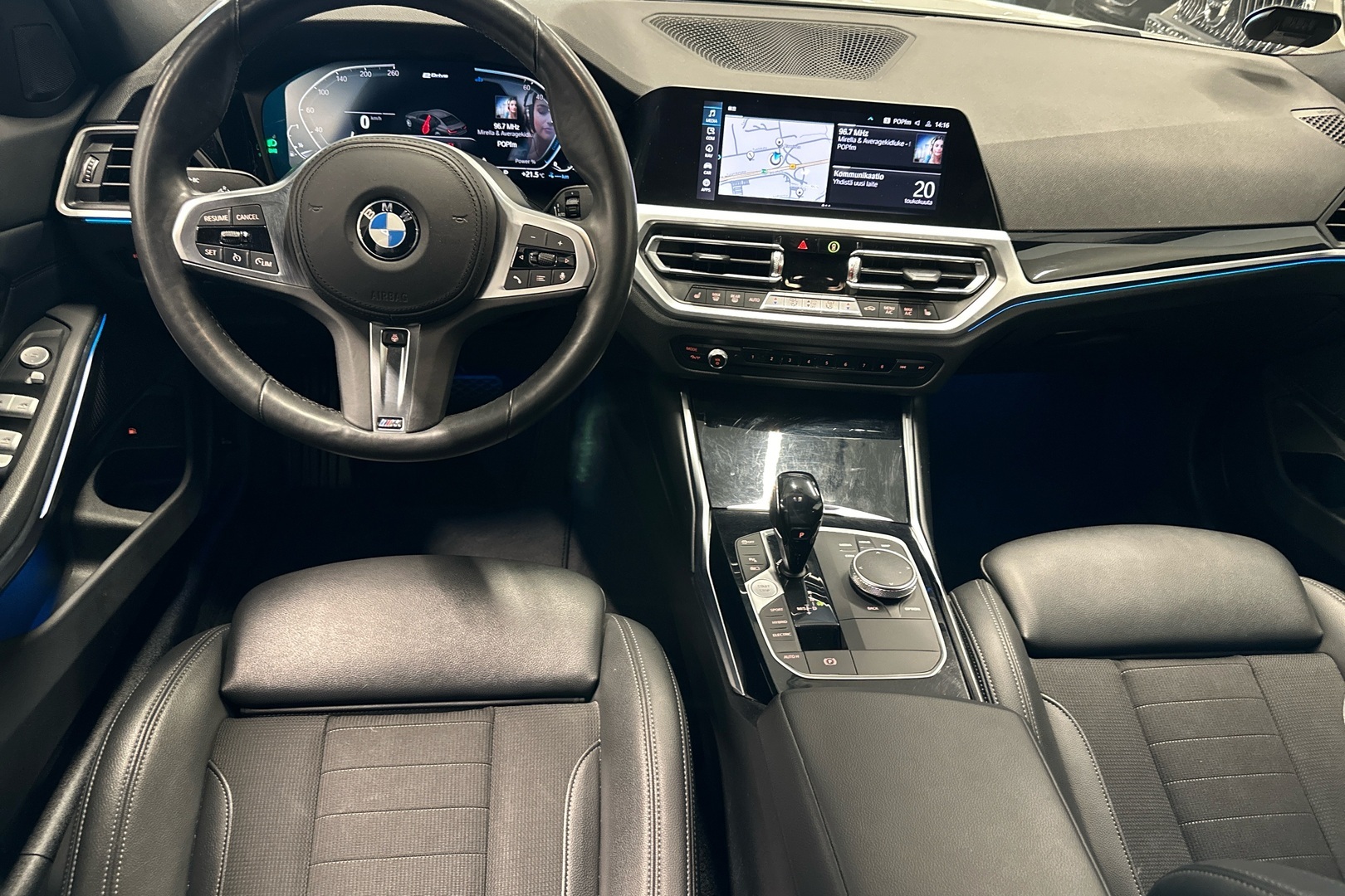 BMW 330 2021
