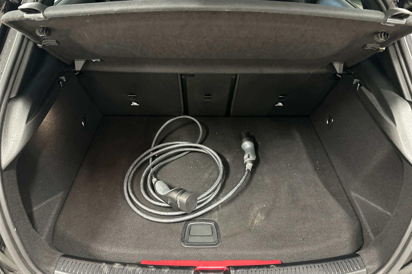 MERCEDES-BENZ A 2023