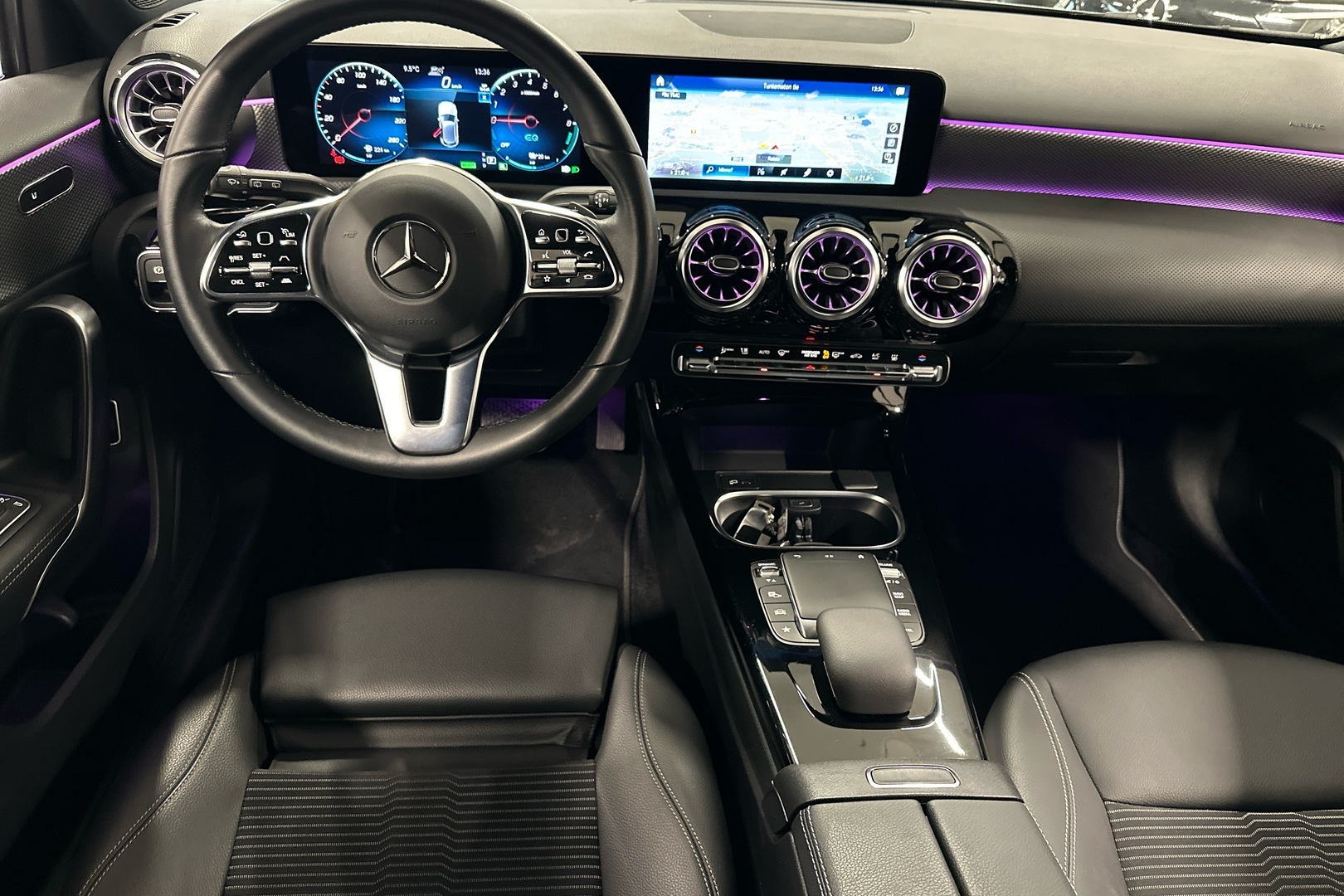 MERCEDES-BENZ A 2023