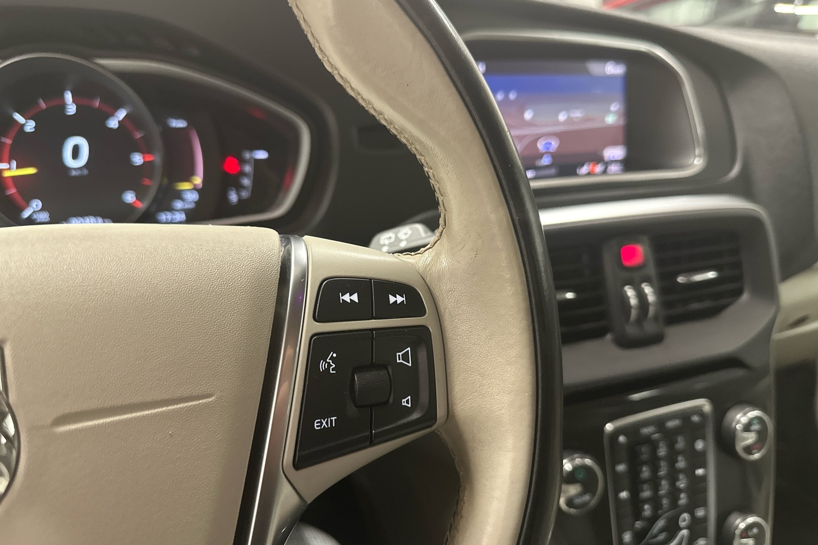 VOLVO V40 Cross Country 2018